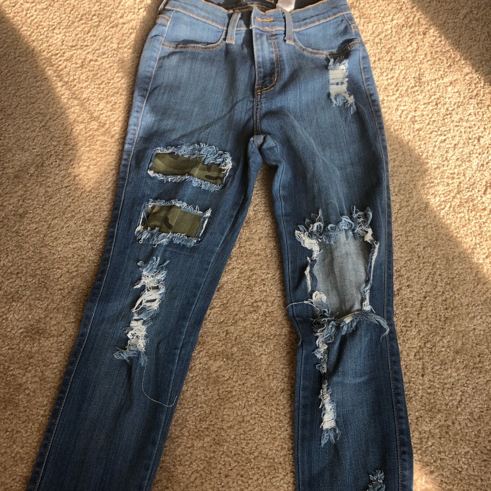 Ripped camo high waist Jeans!